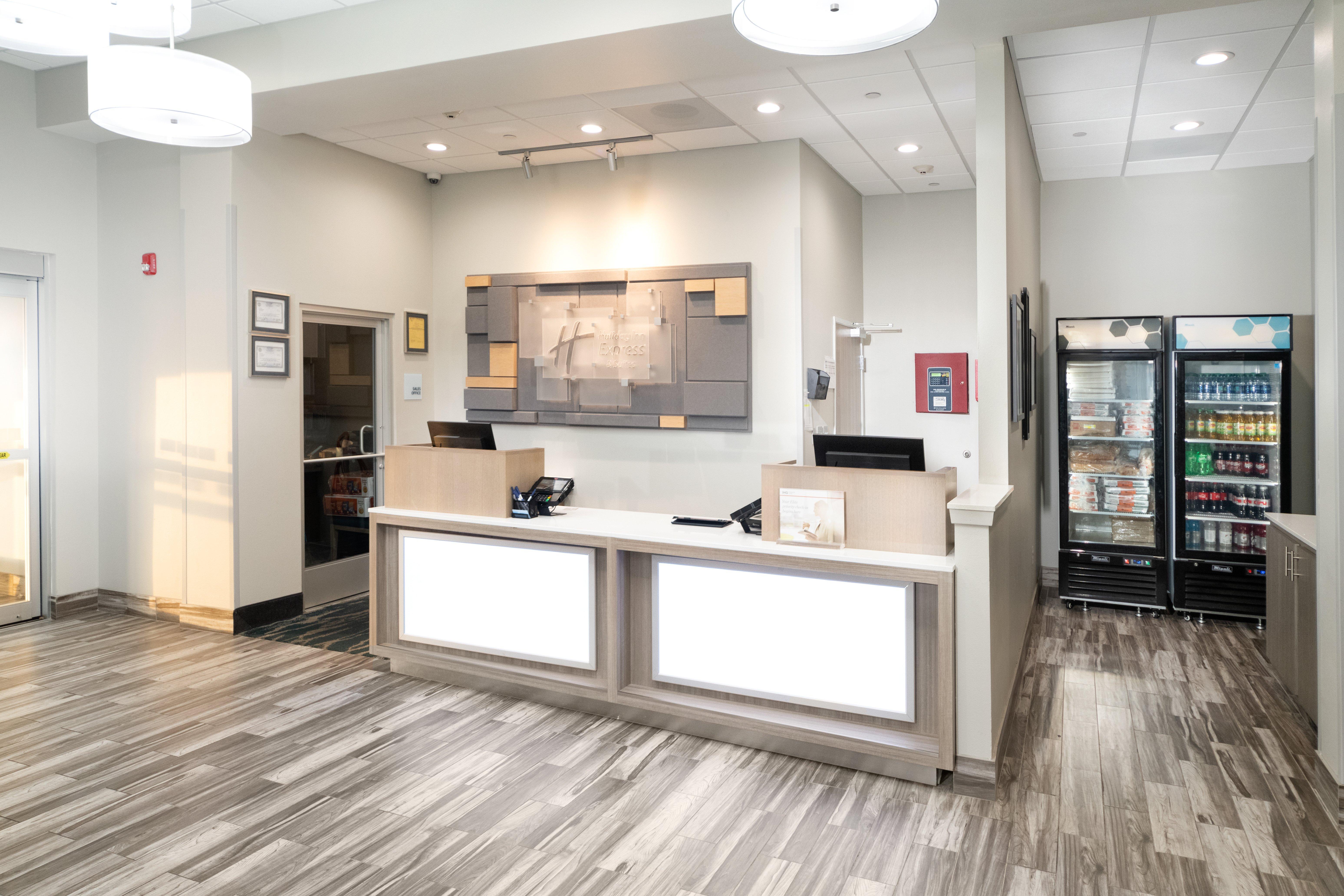 Holiday Inn Express & Suites Memphis Arpt Elvis Presley Blv By Ihg Екстер'єр фото